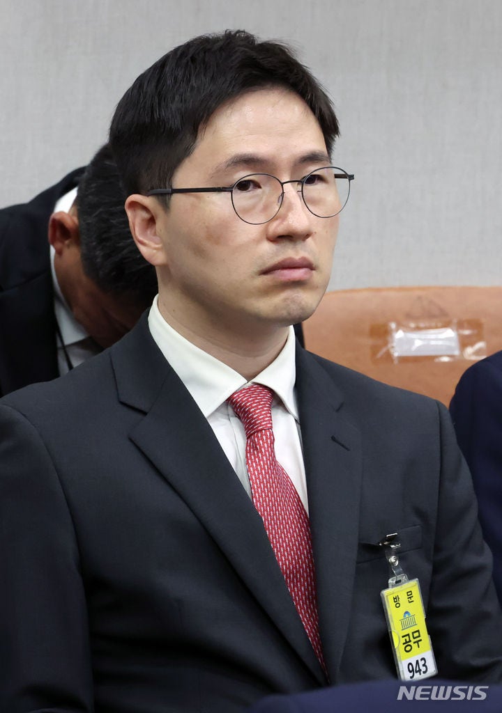 해병특검, '<b>이종섭 도피</b>' 이원모 전 인사비서관 소환