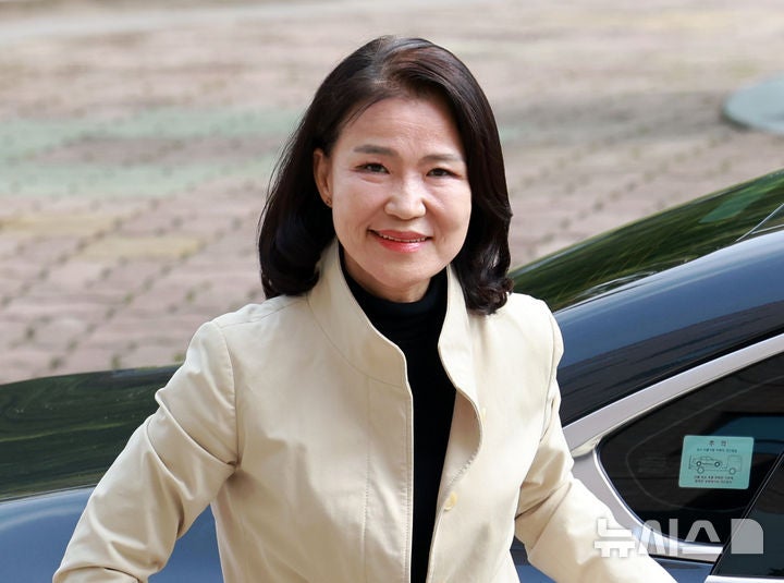 경찰, <b>이진숙</b> 전 방통위원장 <b>체포</b>…"수사 중 출석 불응"(종합)