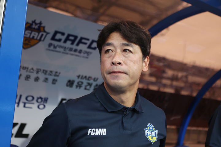 K리그2 충남아산, <b>배성재 감독</b>과 작별…조진수 대행 체제