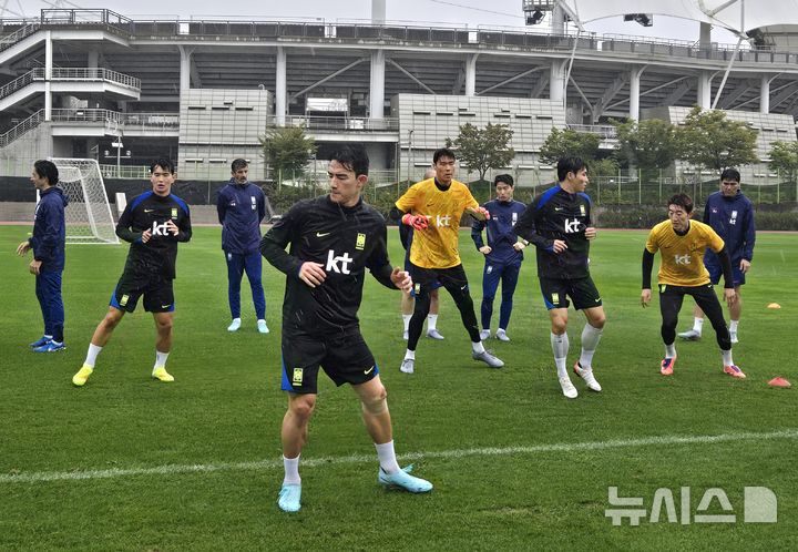 <b>홍명보호</b>, 가을비 뚫고 <b>소집</b> 첫 훈련…<b>브라질전</b> 준비 돌입