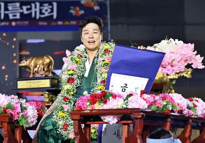 <b>최정만</b>, 울주추석<b>장사</b>씨름대회 <b>금강장사 등극</b>…통산 23번째 정상