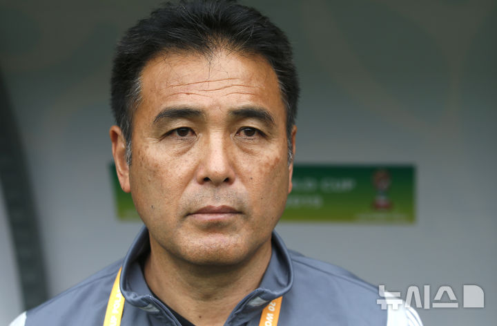日 <b>축구협회</b> 기술위원장, 비행기서 <b>아동 성착취물</b> 보다 발각돼