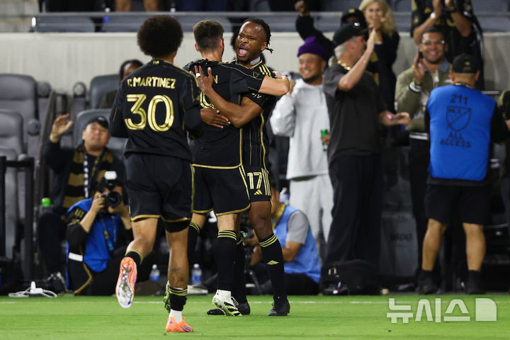<b>LAFC</b>, <b>손흥민</b>·부앙가 'A매치 공백'에도 <b>토론토</b> 꺾고 6연승