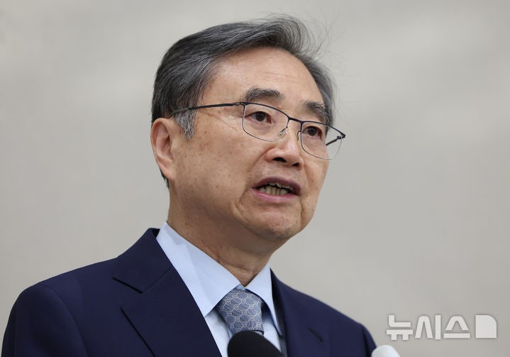 조현 외교장관, 주한<b>캄보디아대사 초치</b>…"한국인 감금 피해 강한 우려"