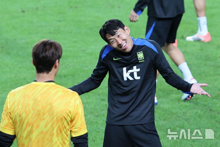 <b>손흥민</b>, 브라질전 원톱 출격…A매치 <b>최다</b> 출전 단독 1위