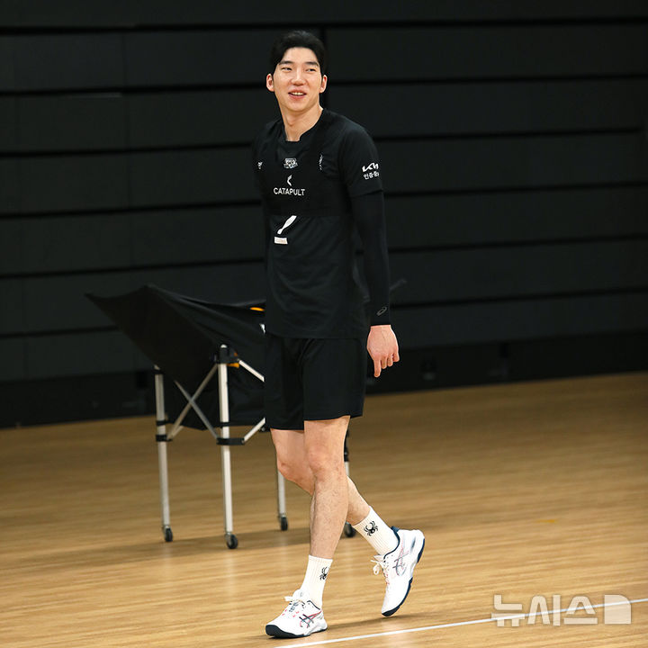 <b>현대캐피탈 허수봉</b> "통합 <b>2연패</b>·개인상 두 마리 토끼 잡겠다"