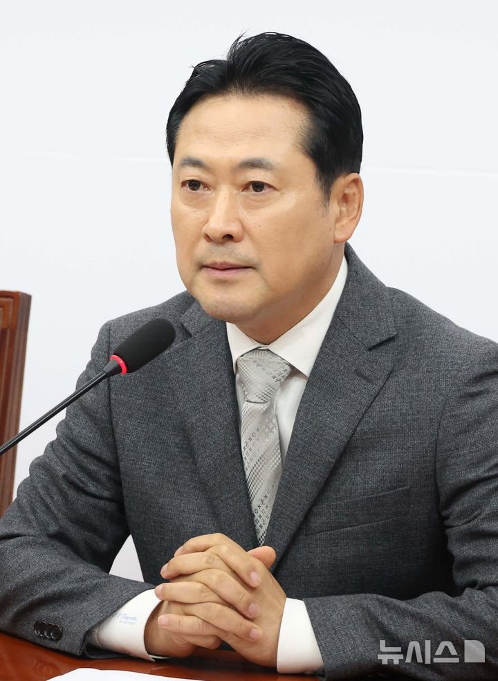 <b>장동혁</b> "특검 무도한 수사에 <b>공무원</b> 극단적 선택…망나니 칼춤 막아야"