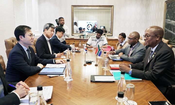 [서울=뉴시스] 정병혁 기자 = 여한구 산업통상부 통상교섭본부장이 10일  남아프리카공화국 그케베르하 보드워크호텔에서 열린 2025 G20 무역투자 장관회의 참석 계기에 파크스 타