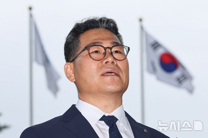 백해룡, '세관 <b>마약수사 외압</b> 수사팀' 파견에 "인사 명령에 복종"
