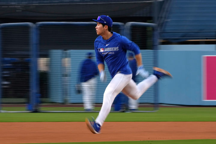 <b>다저스</b> 김혜성, MLB <b>챔피언십시리즈</b> 로스터 포함…1차전 벤치 대기