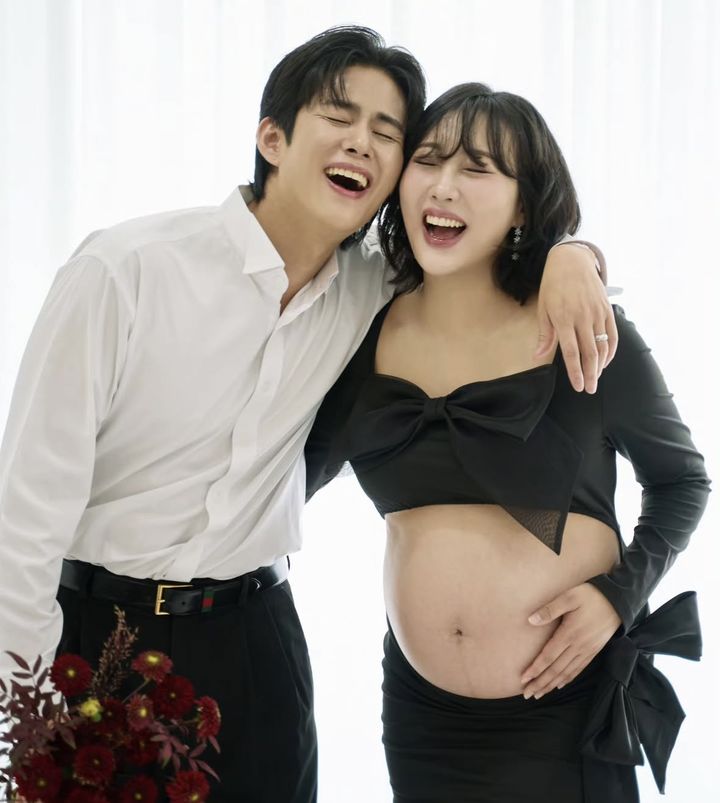 '엔조이 커플' 임라라·<b>손민수</b>, <b>쌍둥이</b> 부모 됐다