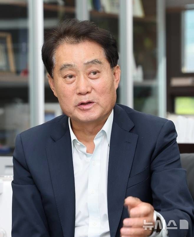 <b>뇌물수수 의혹</b> <b>하은호 군포시장</b>, 오늘 구속 갈림길