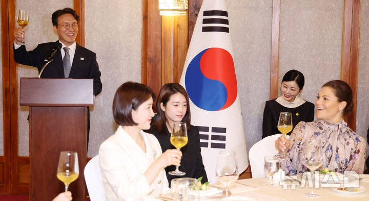 <b>김민석 총리</b>, 빅토리아 <b>스웨덴 왕세녀</b> 환영<b>만찬</b> 건배제의