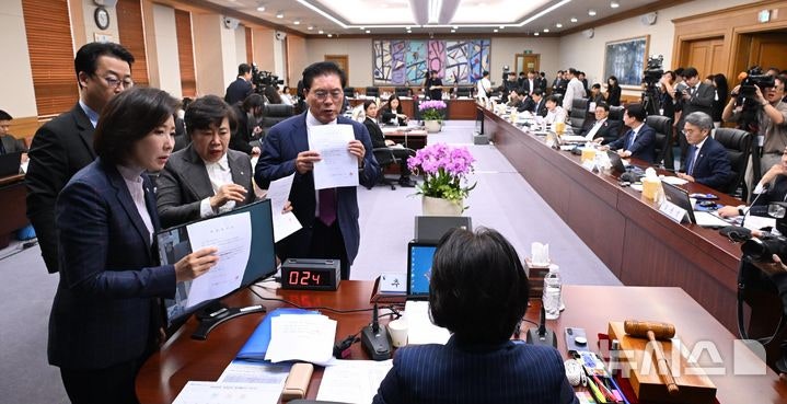 국감 4일차…<b>감사원</b> 국감, '文정부 통계 조작 의혹' <b>감사</b> 등 놓고 충돌할...