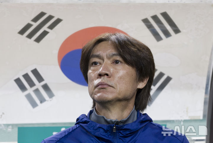 한국 축구, FIFA 랭킹 한 계단 상승한 22위…<b>포트</b>2 청신호