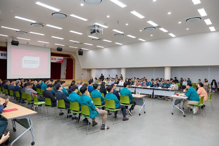 [통영=뉴시스] 신정철 기자= 경남 통영시가 지난 8월에 개최한 '제64회 통영한산대첩축제'에 23만3000여 명이 방문하고, 지역경제 파급효과가 약 250억원에 달하는 것으로 평