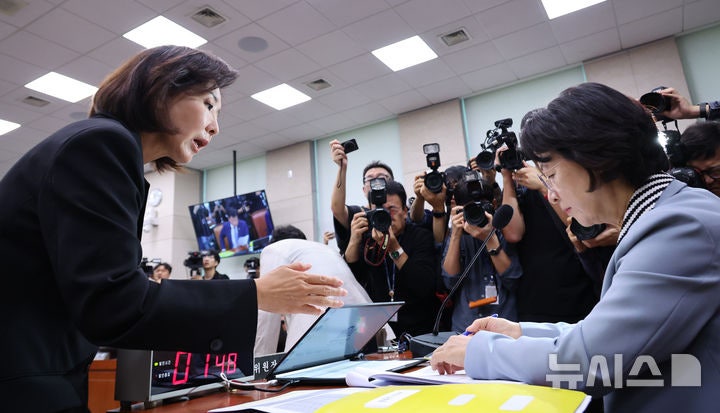 국힘, '<b>추미애</b>·<b>김현지 방지법</b>' 발의 예고…"다수당 폭정 막아야"