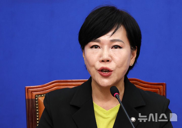 與 전현희 "<b>캄보디아</b> 참극은 치욕…필요 시 ODA 중단·<b>군사 조치</b>"