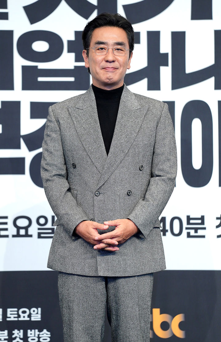 <b>류승룡</b>, 15년만 안방 "<b>김부장</b>, 누구나 공감"