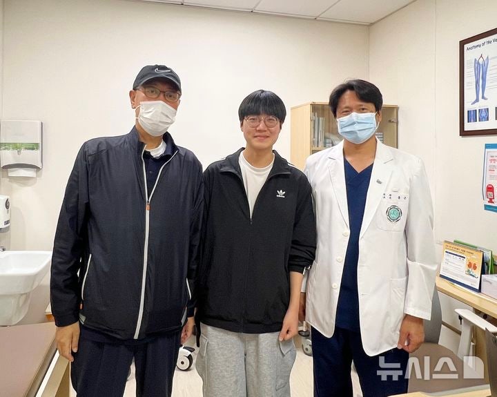 [=ý] ʺ ƹ A, Ƶ B, ȫ ̽ļ. (= ȭڴб Ƿ )