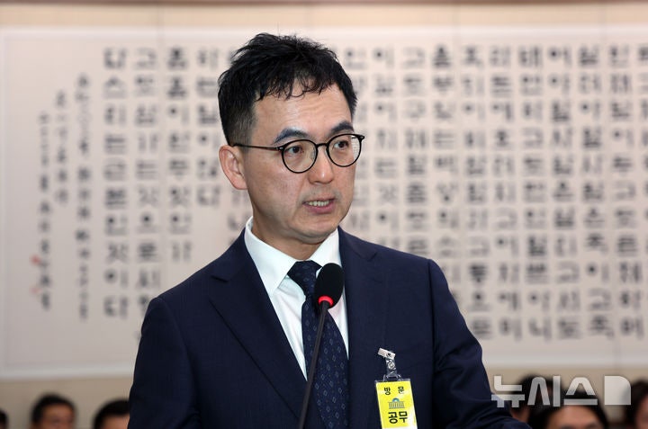 서울고검장 "<b>연어</b>술<b>파티 의혹</b>, 일부 <b>수사</b> 전환…尹 구속취소 이례적"