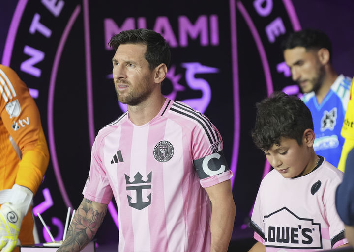 <b>메시</b>, MLS 인터 <b>마이애미</b>와 <b>재계약</b>…<b>2028년</b>까지 동행