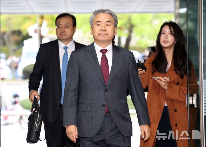 '수사외압' <b>이종섭</b> 전 장관 구속<b>영장 기각</b>…法 "다툴 여지 있어"