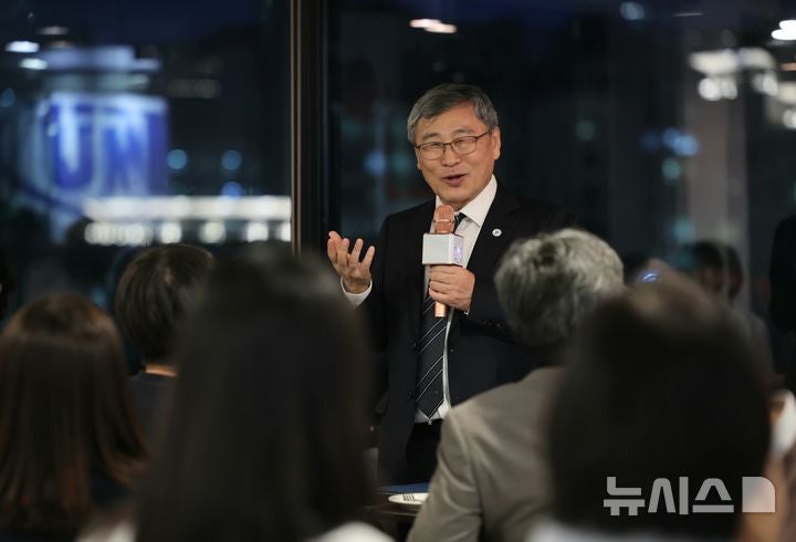 정근식 "교사 정치기본권 없는 건 미개한 제도…<b>수능 절대평가</b> 해야"