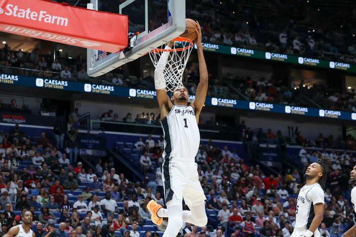 '웸반야마 29점' NBA 샌안토니오, <b>뉴올리언스</b> 꺾고 개막 2연승