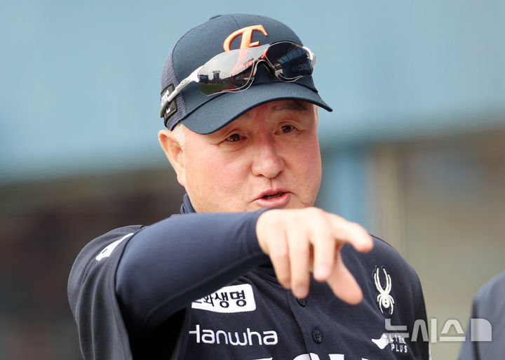 LG와의 <b>한국시리즈</b> 1차전 앞둔 <b>김경문 감독</b>