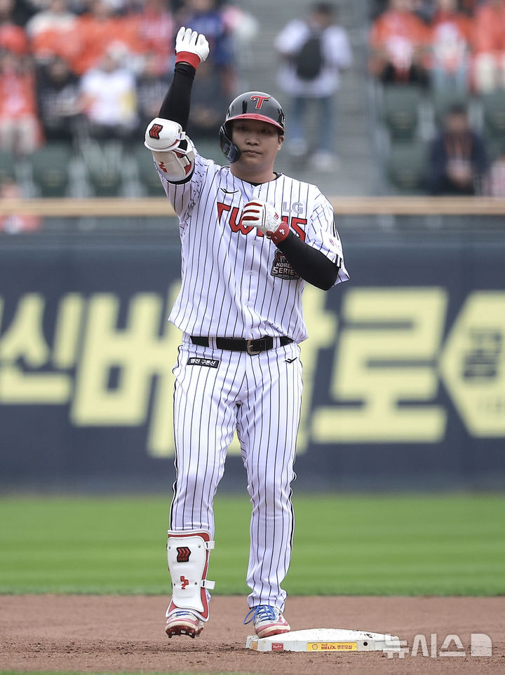 <b>문보경</b>, <b>1타점</b> 2루타