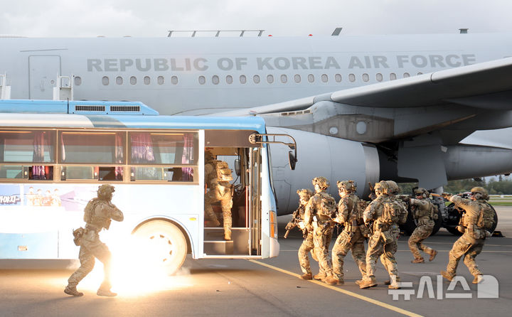  [λ=ý] ϰ  = 2025 APEC ȸ  ׷ Ʒ  22 λ  5⵿߱ ֱ忡 װƯ(CCT) װ  ׷ ϰ ִ.  װ 