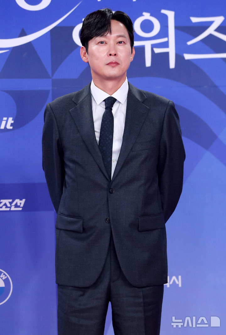 <b>박병은</b>, 김혜수 소속사 <b>호두앤유</b>와 새출발