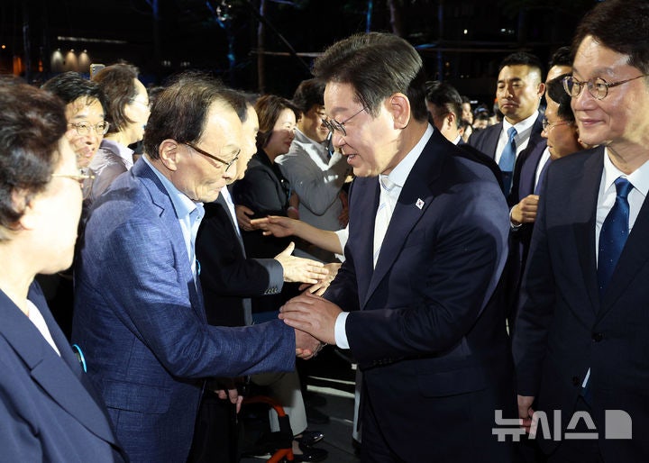 이 대통령, <b>민주평통</b> 수석부의장에 <b>이해찬</b> 전 총리 <b>임명</b>