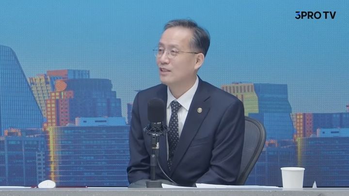 [세종=뉴시스] 이형일 기획재정부 차관은 28일 유튜브 삼프로TV에 출연해 "증시의 활황 등의 영향으로 경제가 리바운드하게 된 계기가 됐다"며 배당소득 분리과세 개정안을 증시에 좋