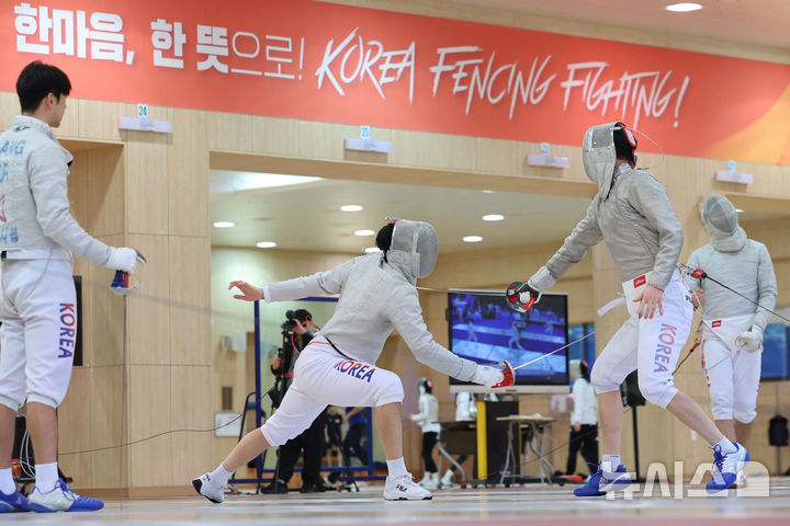 <b>훈련</b>하는 <b>펜싱 국가대표</b>팀