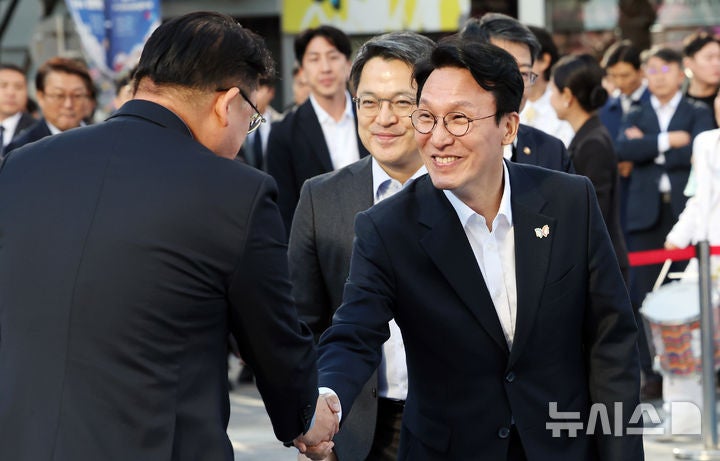 김 총리 "<b>코리아 그랜드 페스티벌</b>로 소비 전국 확산시킬 것"