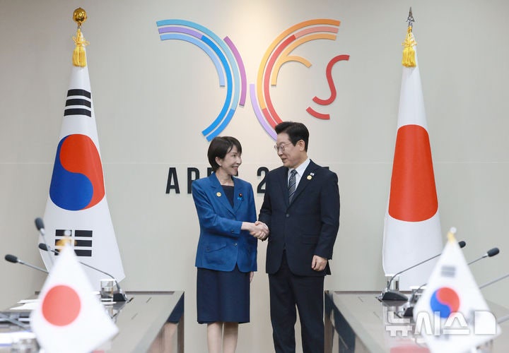 이 대통령 "<b>한일 미래지향</b>적 <b>협력</b> 강화할 때…경험 공유하고 <b>협력</b>"