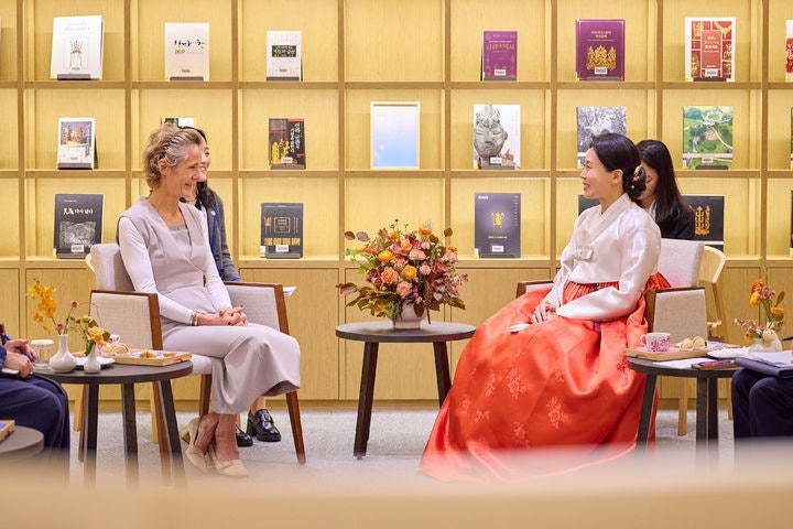 <b>김혜경 여사</b>, <b>캐나다 총리 부인</b>과 환담…경주박물관 관람도