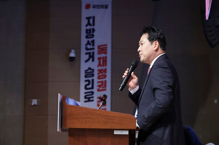 국<b>힘 서울시당</b> 워크숍…장동혁 "내년 지선은 제2건국전쟁, 서울서 성패...
