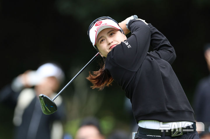 <b>최혜진</b>, LPGA <b>메이뱅크 챔피언십</b> 3R 4타 차 선두…투어 첫 승 도전