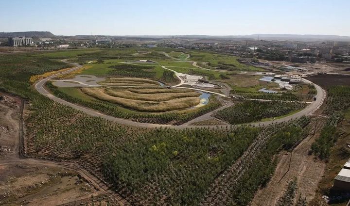 [서울=뉴시스] 중국 지질대학 연구팀이 세계 최대 희토류 광산지대에서 신종 희토류 광물을 공식 발표했다. 사진은 이 신종 희토류 광물이 발견된 중국 네이멍구자치구 바오터우시에 위치한 바이윈어보 광산. 중국이 희토류 