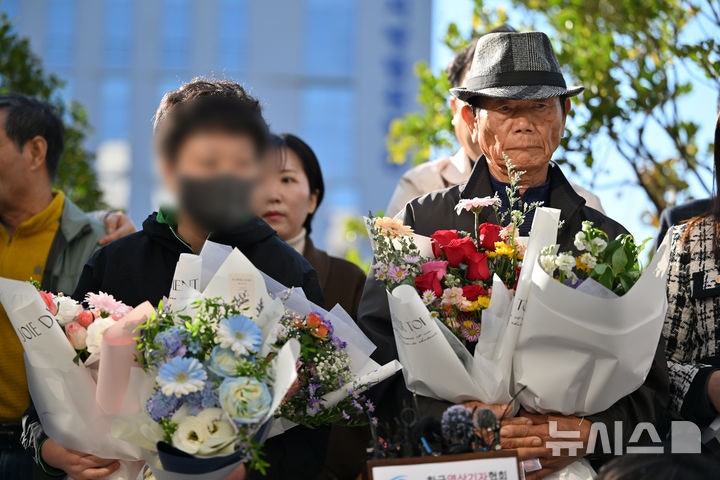 검찰, '<b>청산가리 막걸리 살인사건</b>' 재심 상고 포기…16년만 무죄 확정