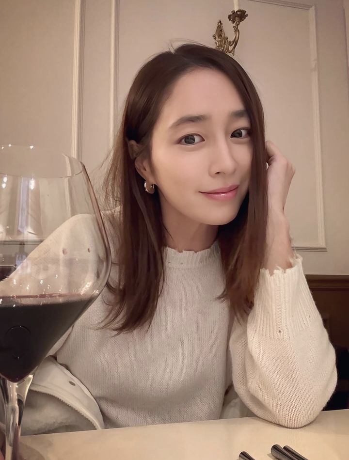 '<b>이병헌</b>' <b>이민정</b>, 아픈 아들·딸 케어에 분투 "건강 조심"
