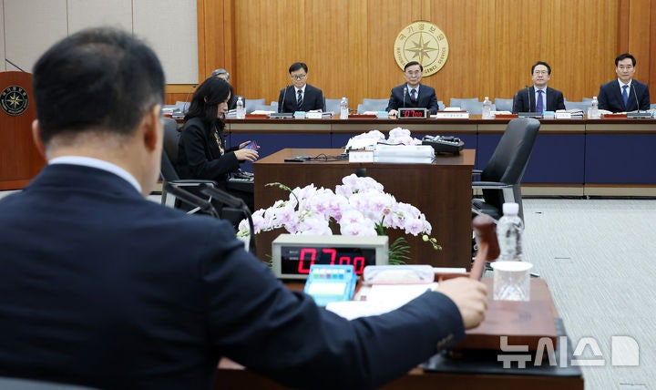 국정원 "<b>북미</b> 정상<b>회담 가능성</b> 높아…내년 3월 정세분기점 될 듯"(종합)