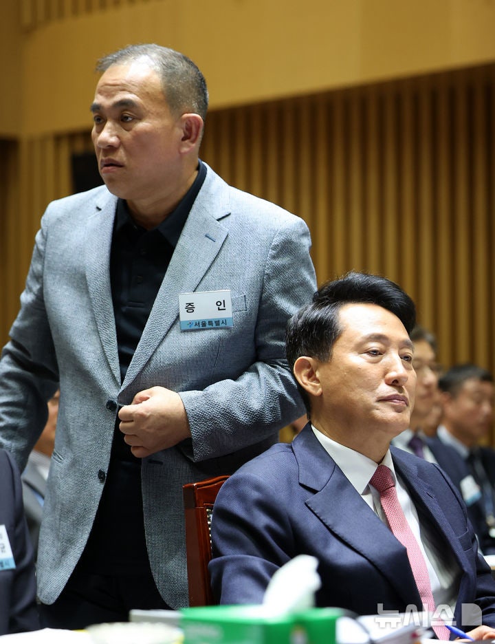 특검, '여론<b>조사</b>비 대납 의혹' <b>오세훈</b> 소환…<b>명태균</b>과 <b>대질</b>
