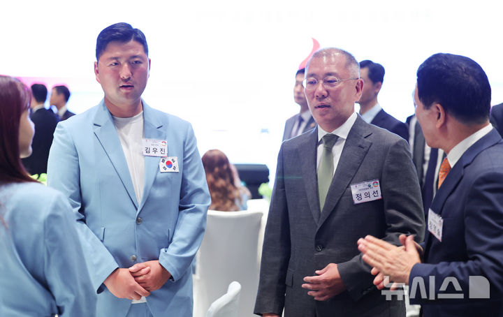 <b>정의선</b> <b>양궁</b> <b>회장</b>, 亞 <b>명예회장</b> 추대…김우진은 선수위원