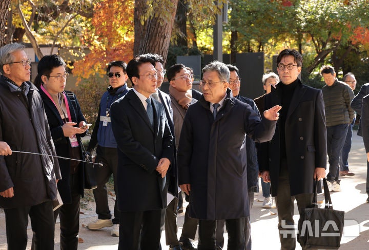 김 총리, <b>종묘</b> '초<b>고층 건물 논란</b>'에 "정부가 깊은 책임감 갖고 임할 것...