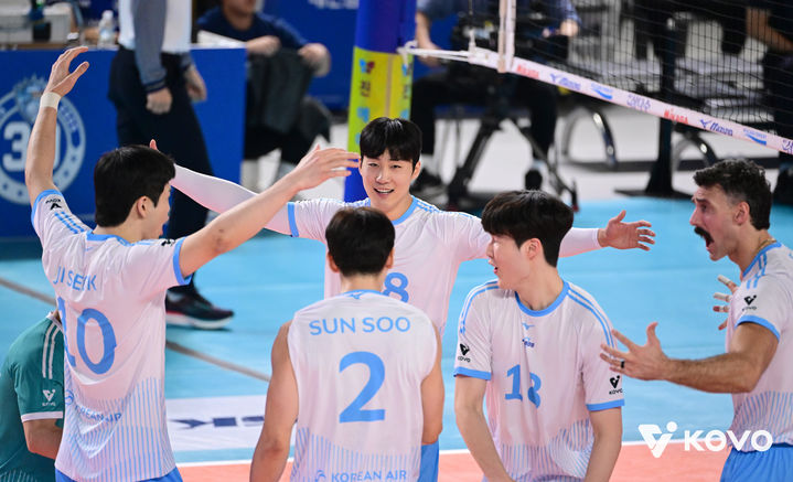 <b>대한항공</b>, 삼성화재 완파하고 선두 도약…도로공사, 정관장 꺾고 6연승...