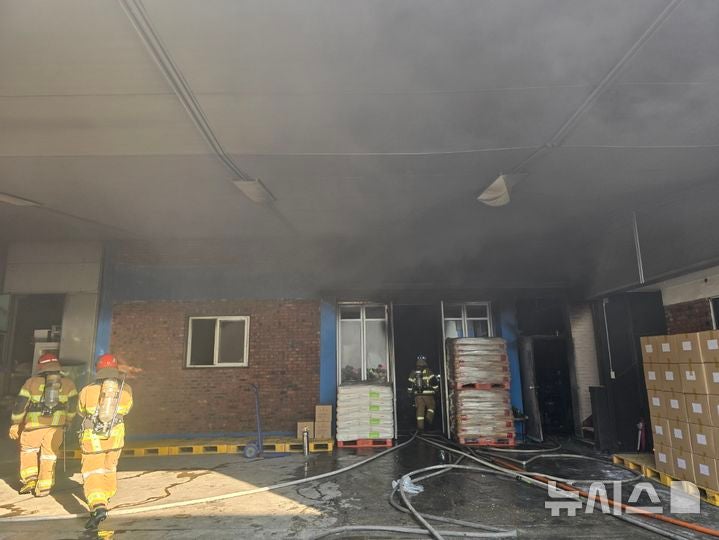 <b>부천</b> 삼정동 용기 제조<b>공장</b>서 불…작업자 2명 중상